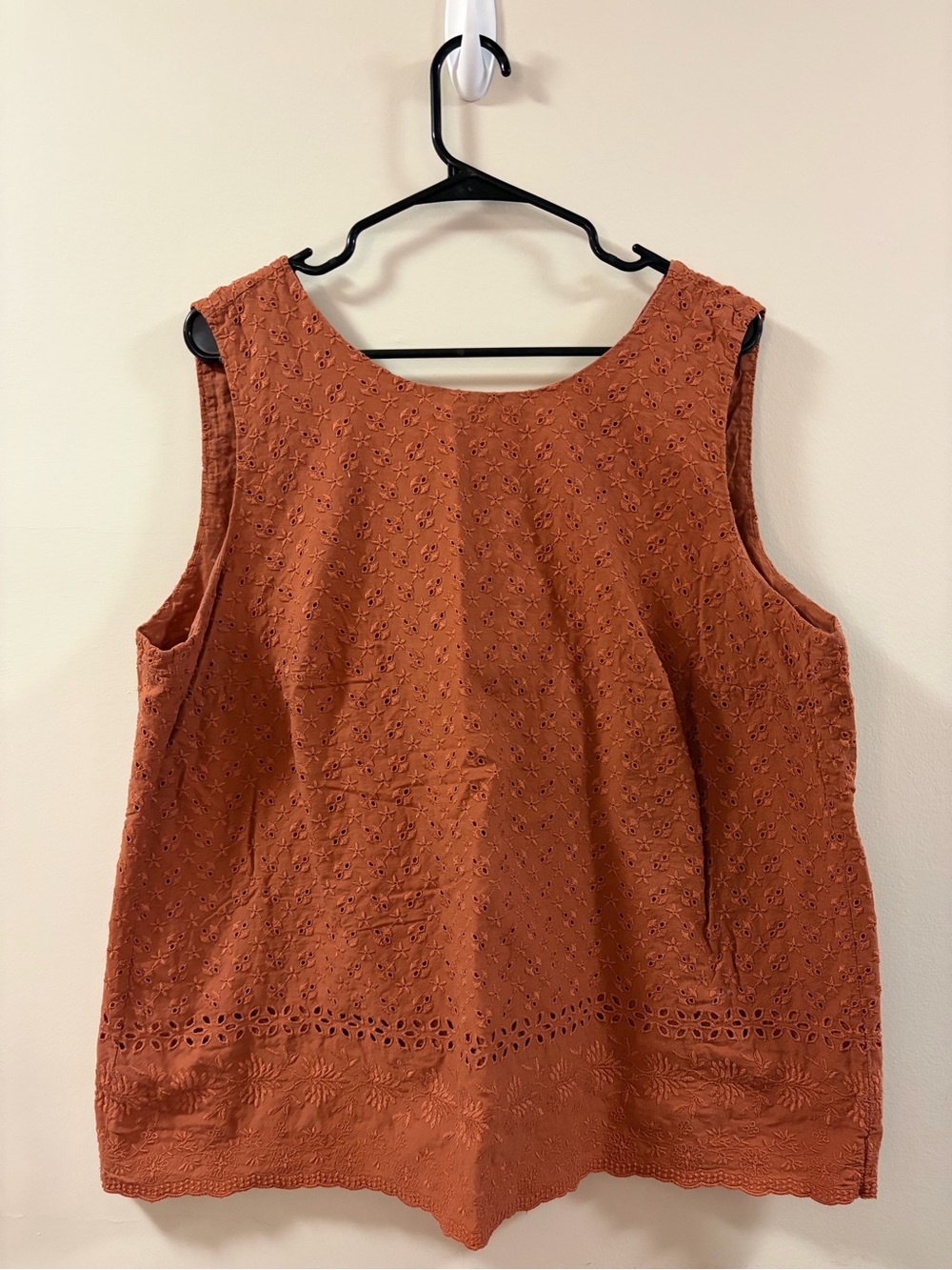 Sleeveless Eyelet Tank Top - Rust